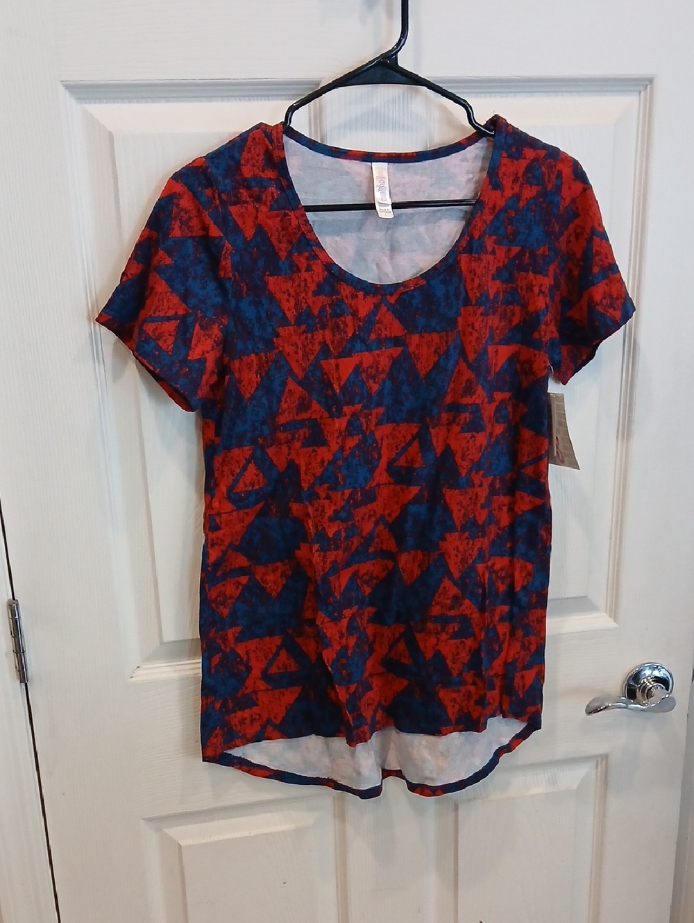 LuLaRoe Short Sleeve Scoop Neck Tee in Blue & Red Geometric